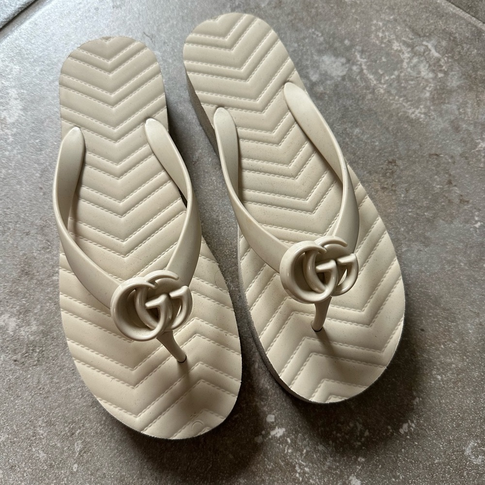 Gucci rubber slides